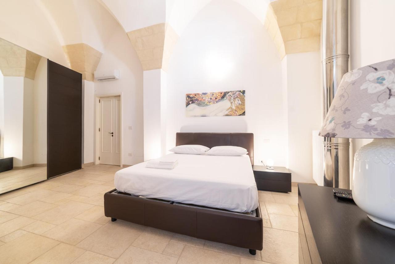 Milestone Inn Lecce Bagian luar foto