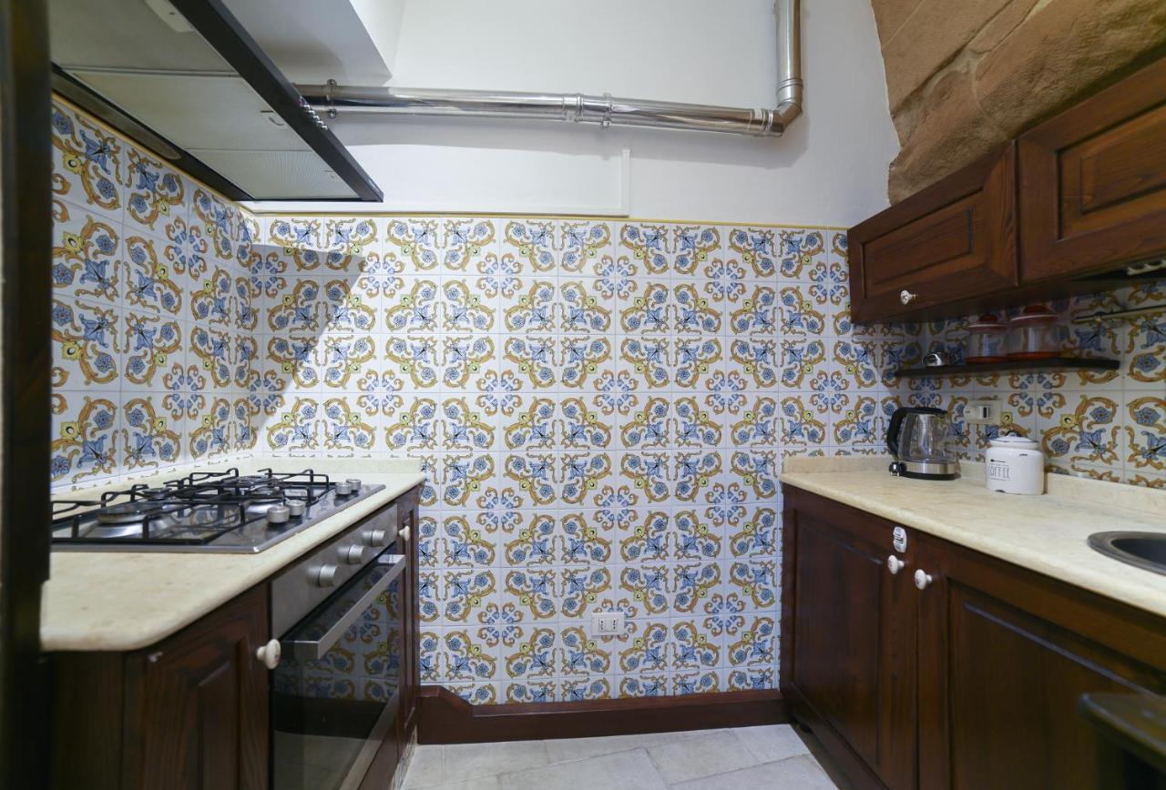 Milestone Inn Lecce Bagian luar foto
