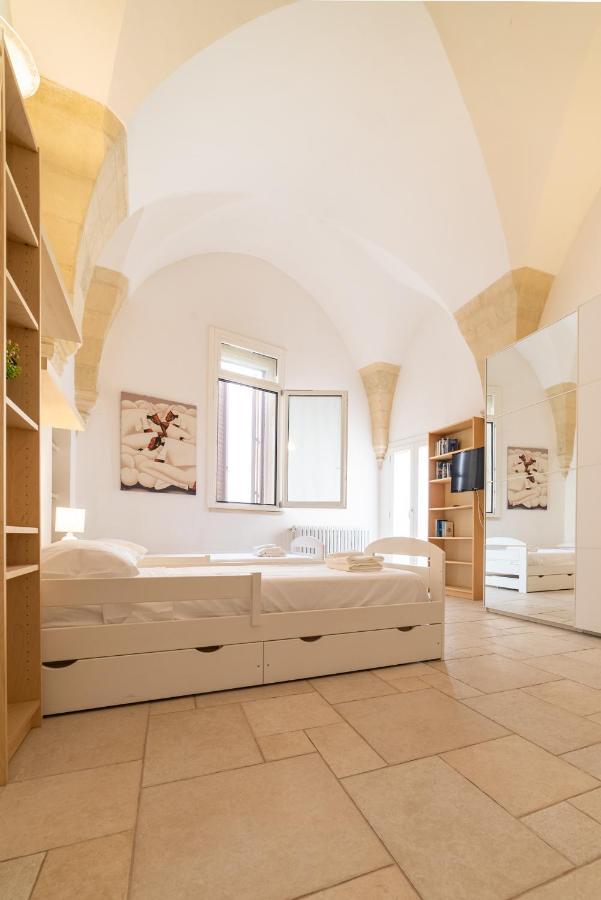 Milestone Inn Lecce Bagian luar foto