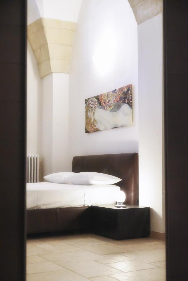 Milestone Inn Lecce Bagian luar foto