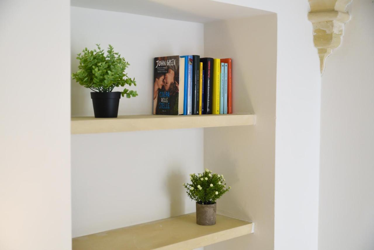 Milestone Inn Lecce Bagian luar foto