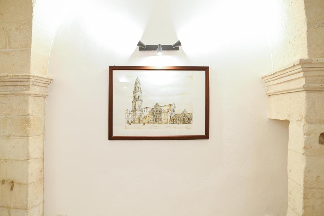 Milestone Inn Lecce Bagian luar foto