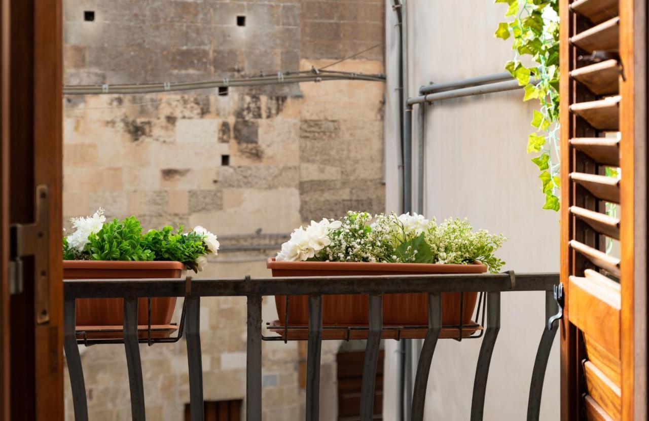 Milestone Inn Lecce Bagian luar foto