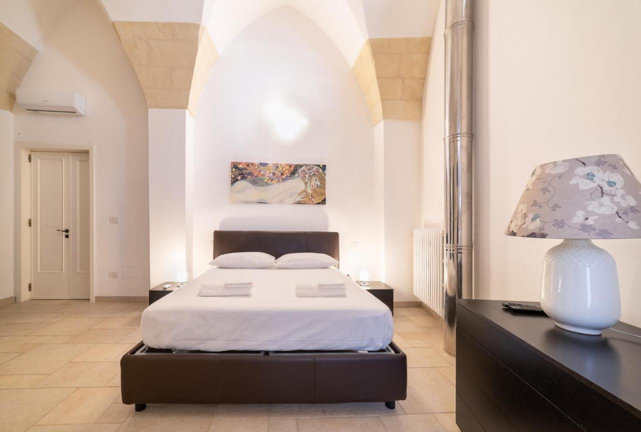 Milestone Inn Lecce Bagian luar foto