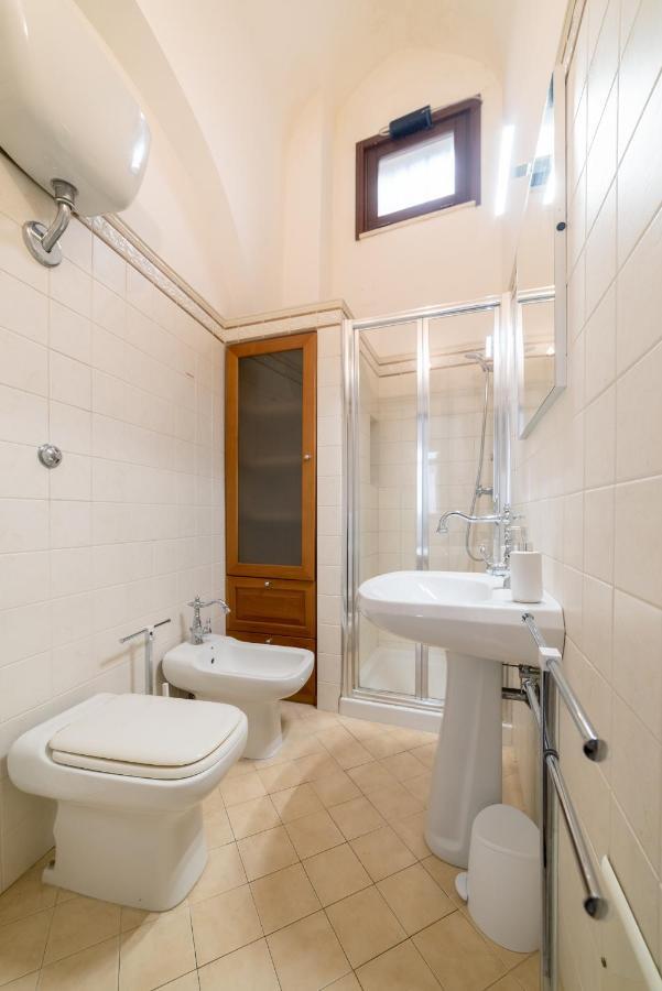 Milestone Inn Lecce Bagian luar foto
