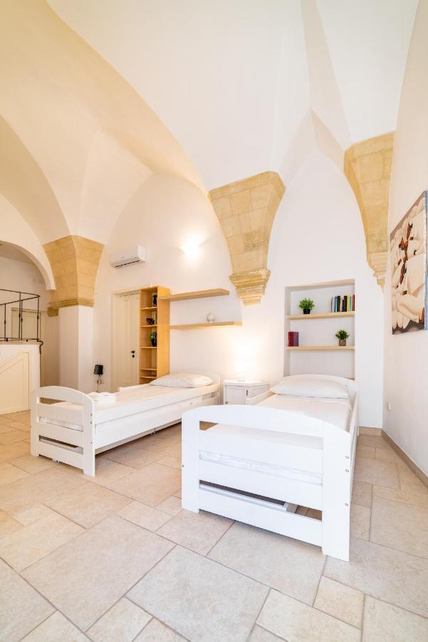 Milestone Inn Lecce Bagian luar foto